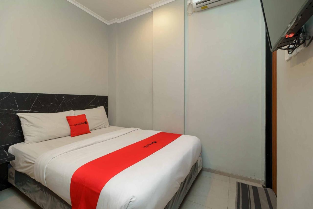 เรดดอร์ซ พลัส เนียร์ เรดิโอ ดาลาม 3 Hotel จาการ์ตา ภายนอก รูปภาพ